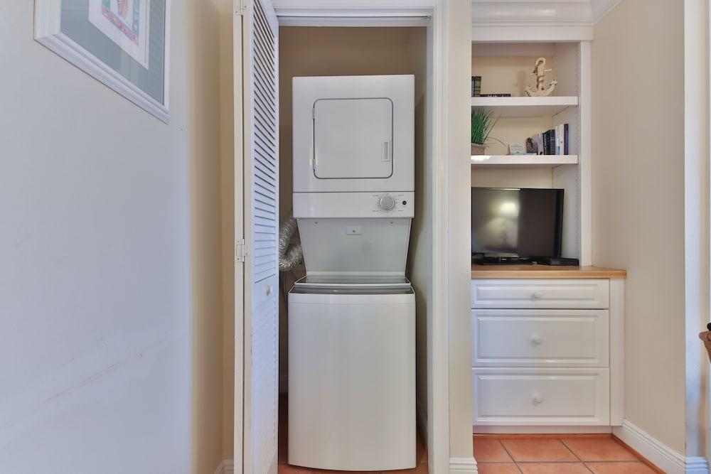 Tortuga Inn Beach Resort photo 25