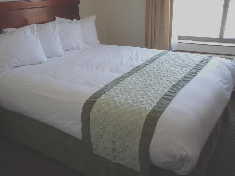 Town House Extended Stay Hotel Downtown photo 9