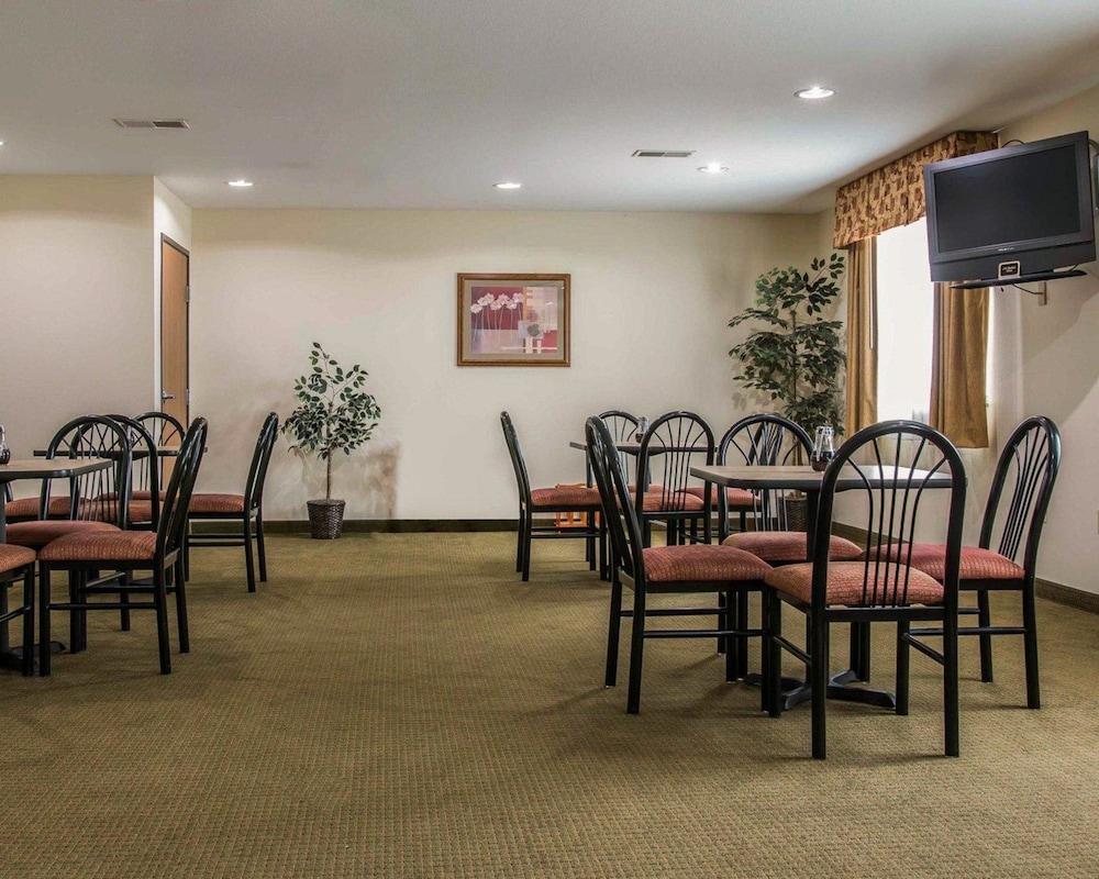 Quality Inn Durand I-69 photo 39