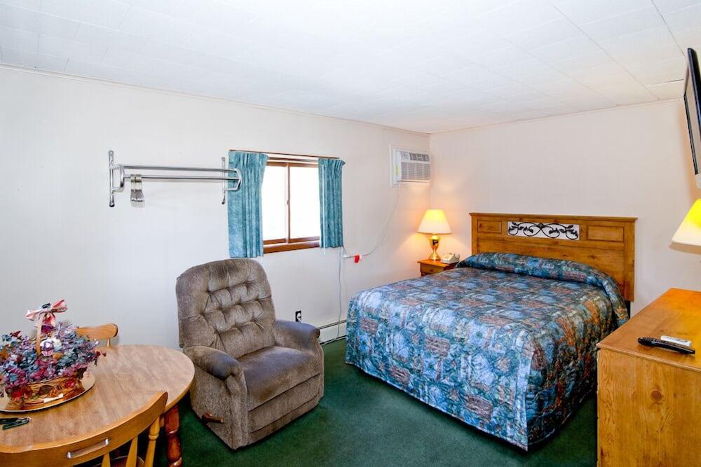Riverbank Motel and Cabins photo 55