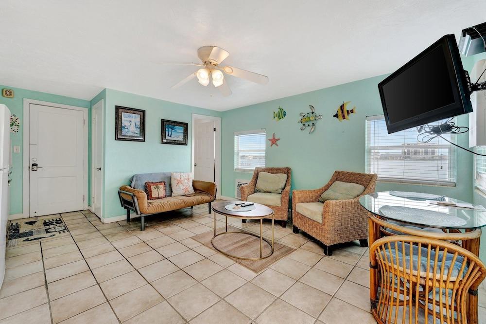 The Seashell Suites photo 12