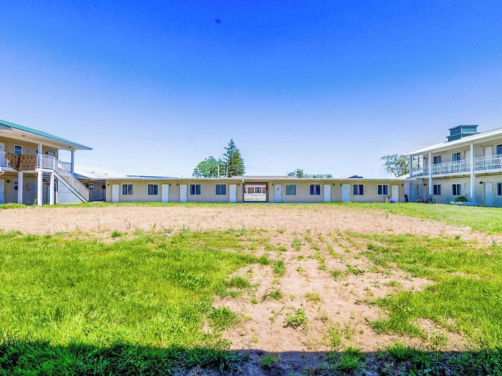 Country Hearth Inn & Suites By OYO Sturgis photo 29