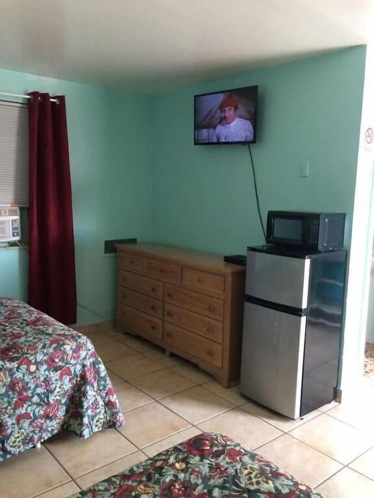 Skylark Motel photo 24
