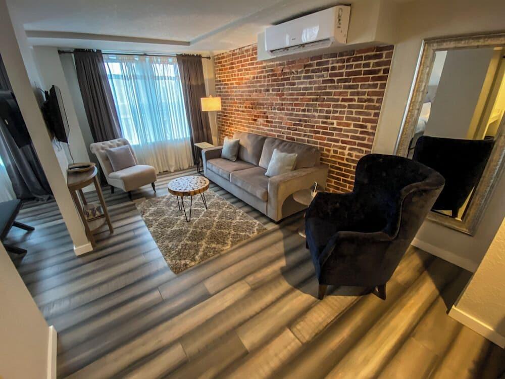 Artisan Downtown photo 22