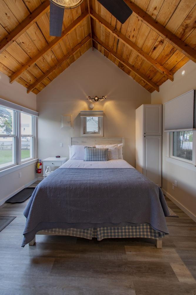 Edgewater Resort photo 16