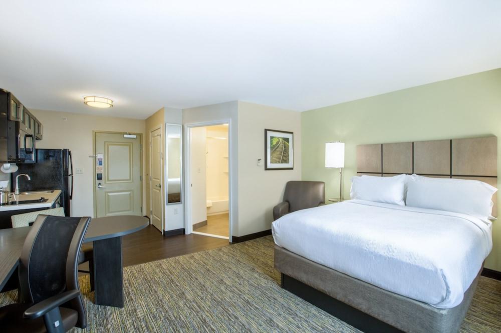 Candlewood Suites Bellevue by IHG photo 8