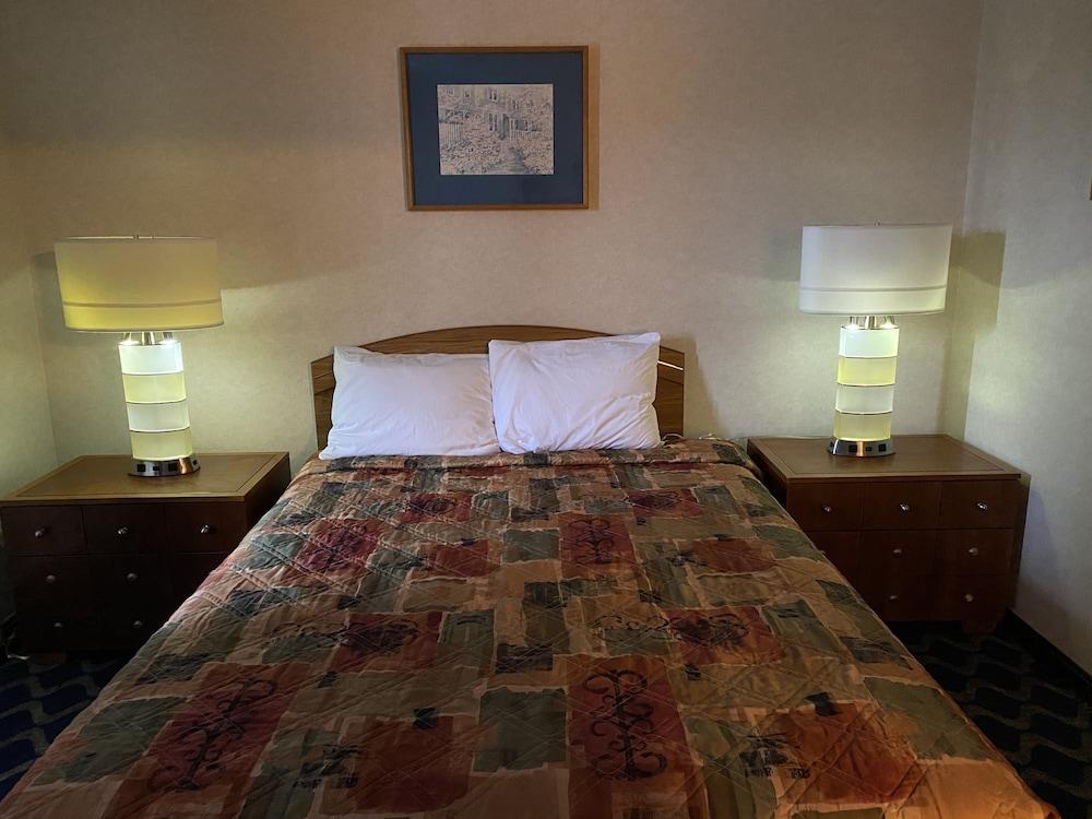 Economy Lodge photo 12