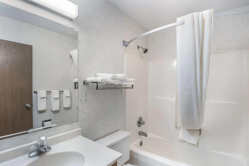 Americas Best Value Inn Wenona photo 25