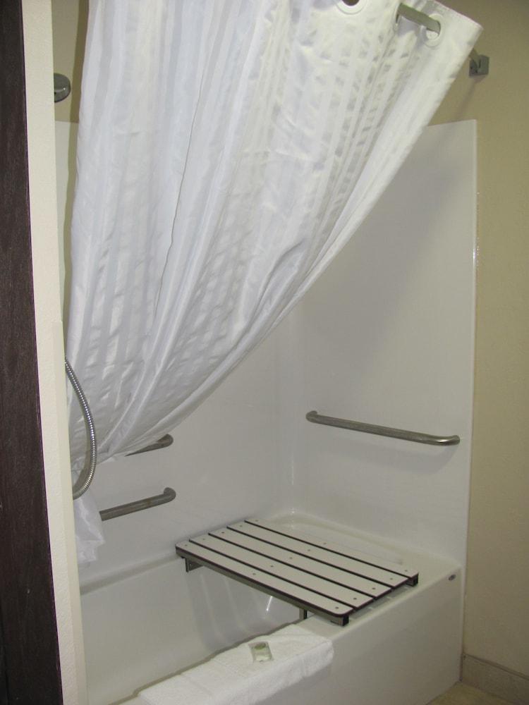 Cobblestone Inn & Suites – Fort Dodge photo 43