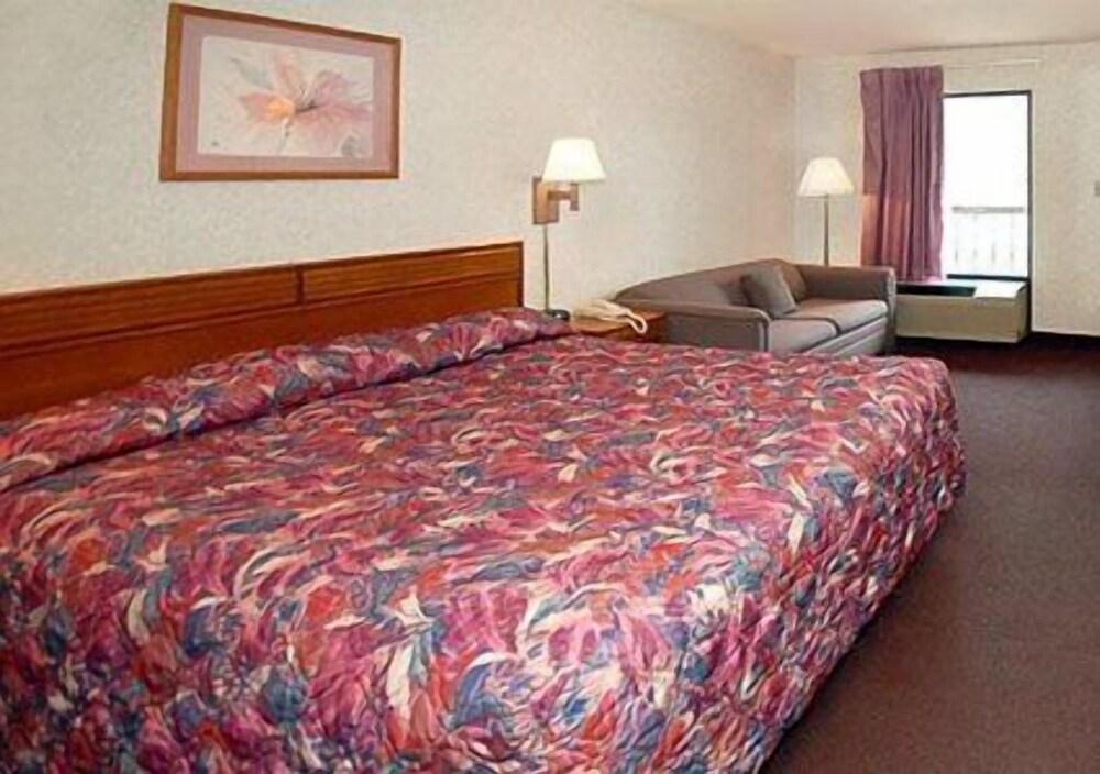 Econo Lodge Acworth East photo 21