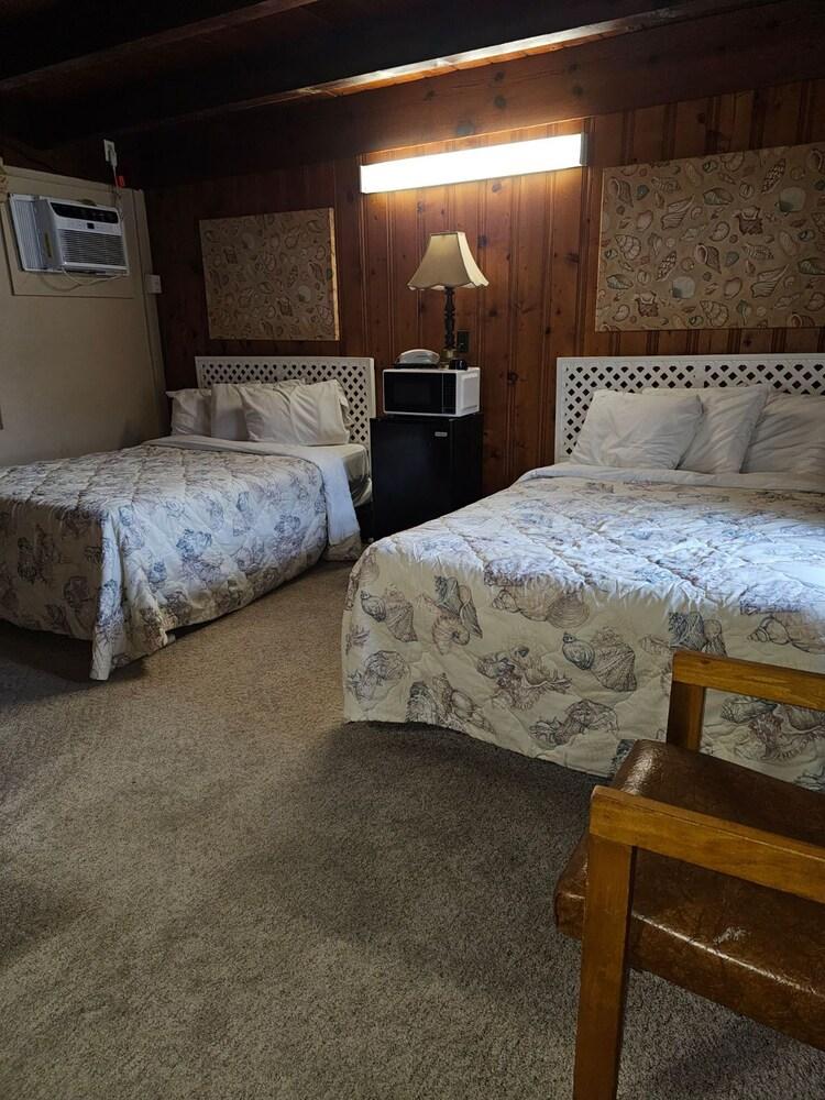 Captain's Cove Motel photo 5