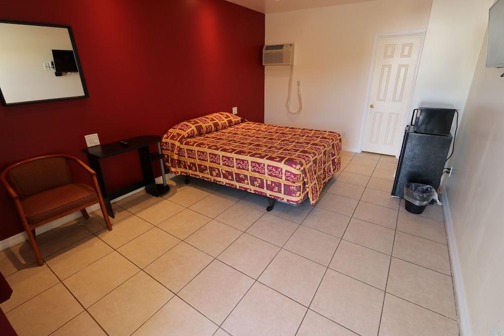 Sandman Inn Motel photo 37