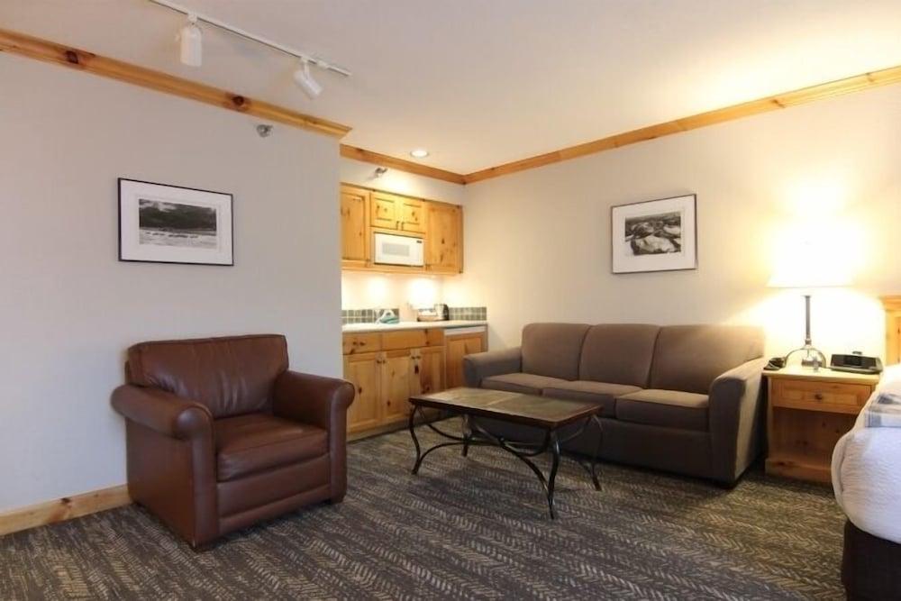 Selkirk Lodge photo 16