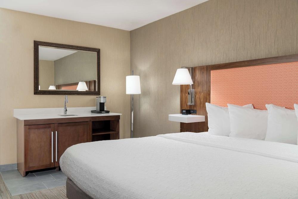 Hampton Inn & Suites Sacramento-Cal Expo photo 14