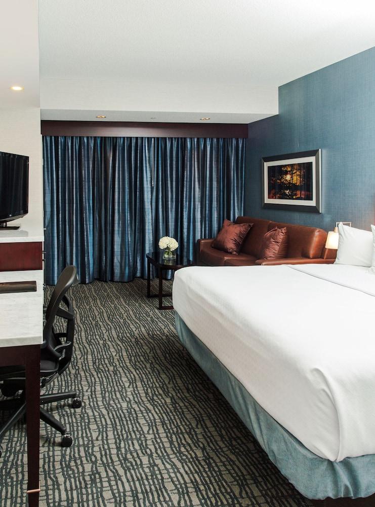 Crowne Plaza Springfield by IHG photo 7