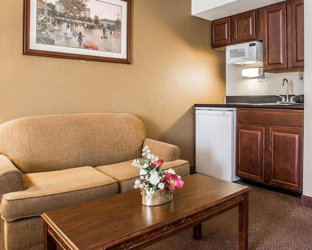 Quality Inn & Suites Middletown - Franklin photo 62