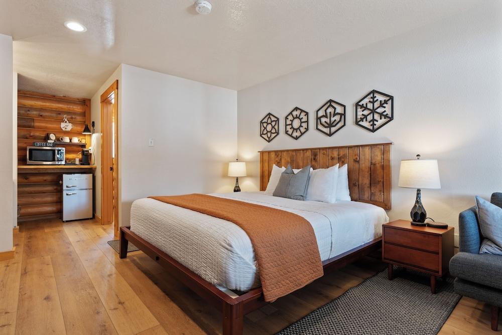 Duck Creek Village Inn photo 95