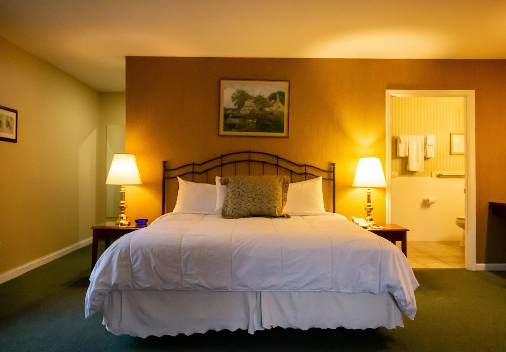 Delamater Inn photo 56