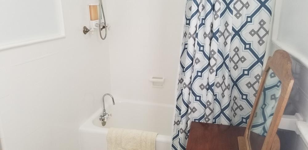 Belvedere Manor photo 15