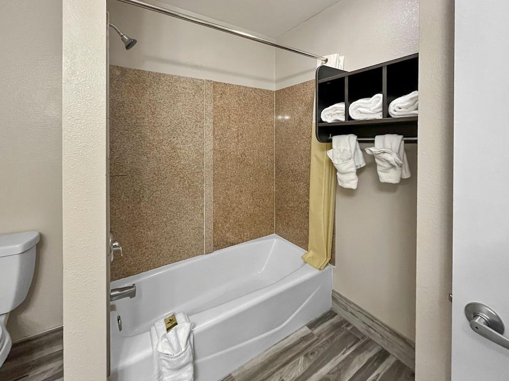 Rodeo Lodge photo 14
