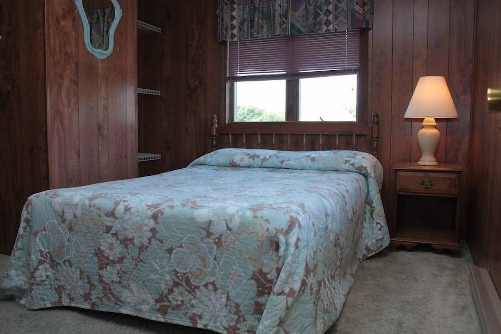 The Villager Motel photo 47
