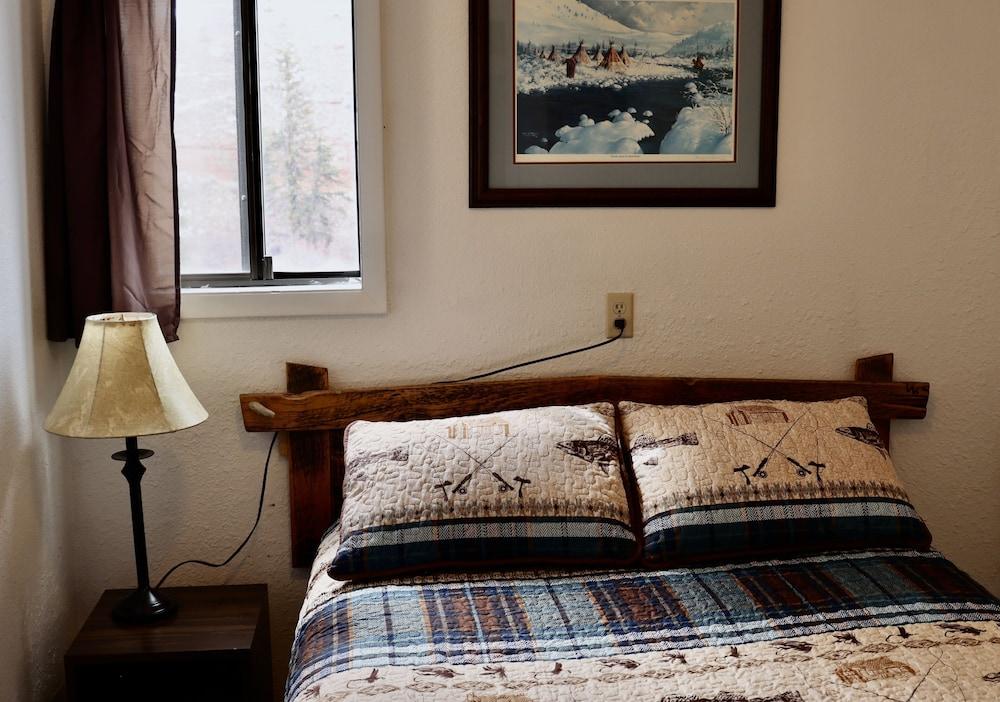 Rocky Mountain Lodge photo 14