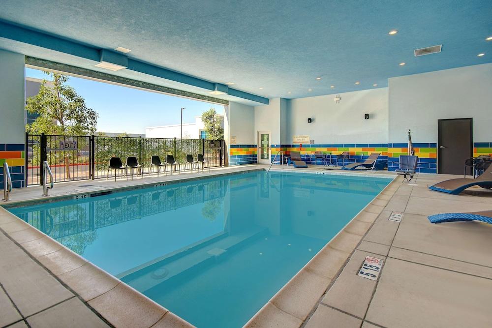 Hampton Inn & Suites Ontario Rancho Cucamonga photo 33