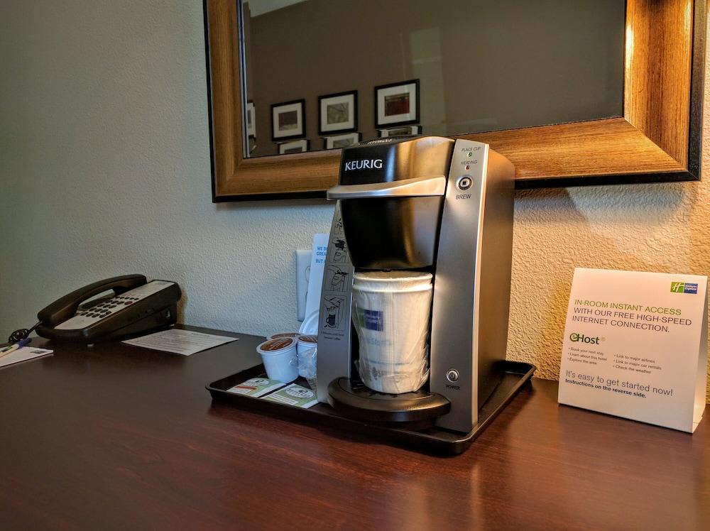 Holiday Inn Express Hotel & Suites Merced by IHG photo 39