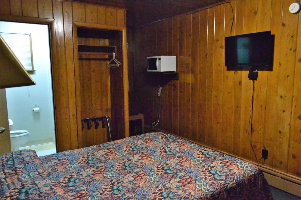 Innkeeper Motel photo 15