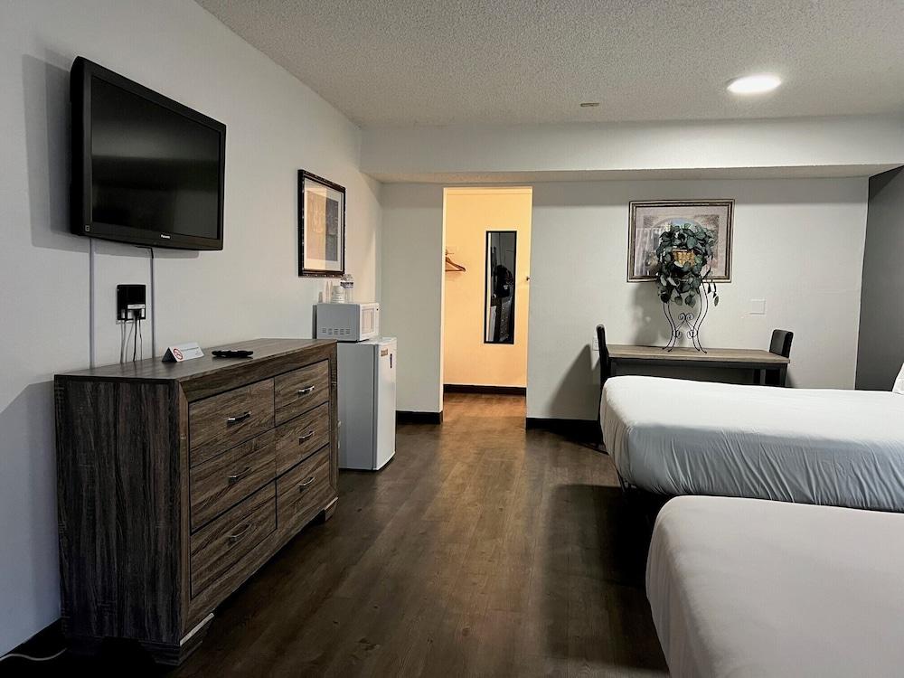Siegel Slots and Suites photo 4