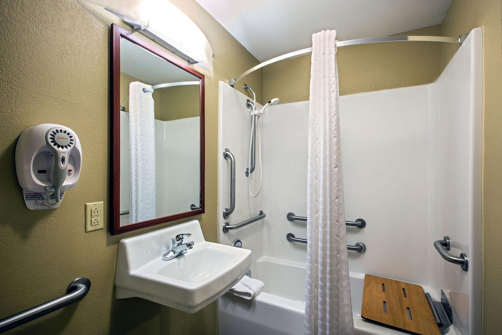 Candlewood Suites Perrysburg by IHG photo 14