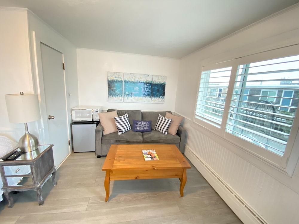 Vineyard Harbor Motel - Private Beach photo 65
