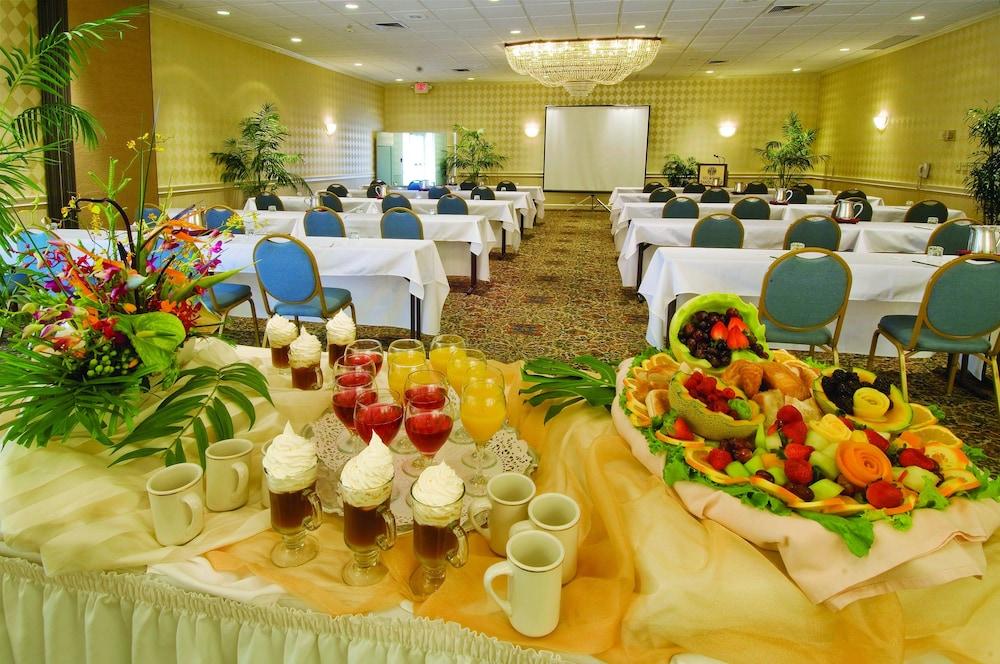 Sandcastle Resort at Lido Beach photo 42