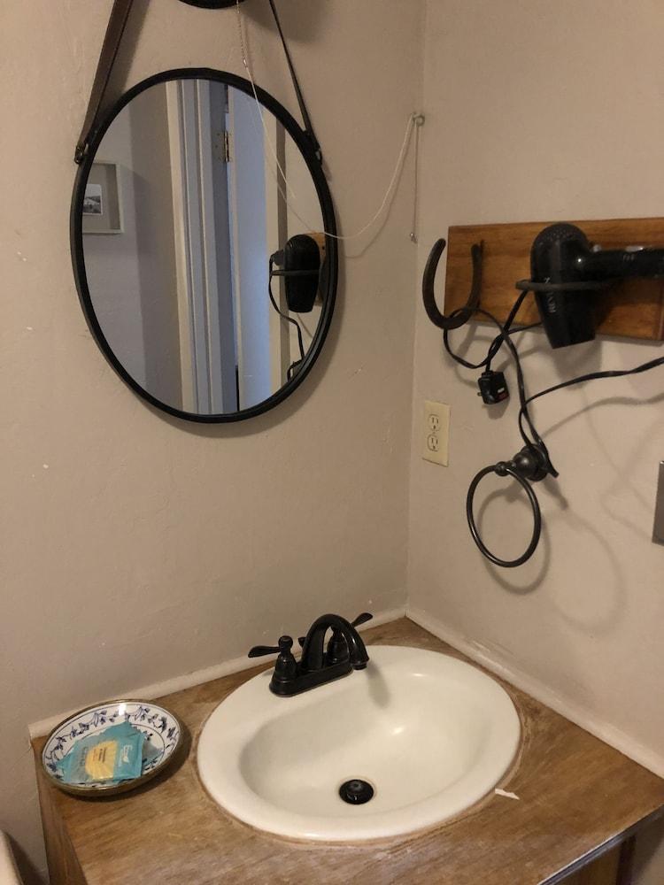 Fort Davis Drug Store Hotel photo 20