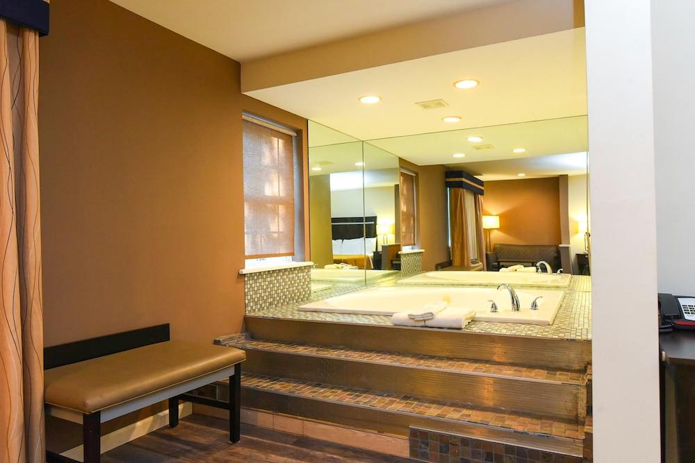 Capital Inn & Suites photo 4
