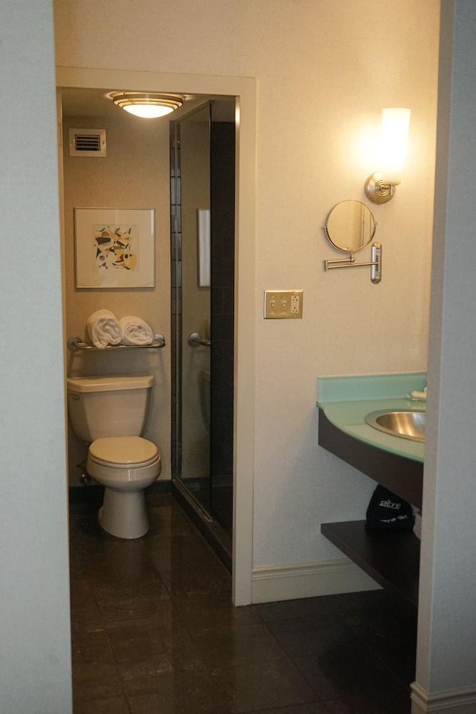 Crowne Plaza Syracuse, an IHG Hotel photo 7