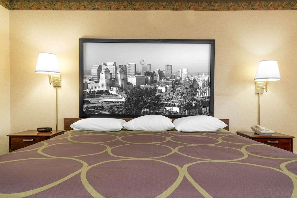 Super 8 by Wyndham Wapakoneta photo 6
