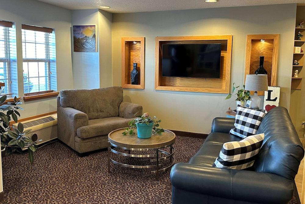 Microtel Inn & Suites by Wyndham Tomah photo 8