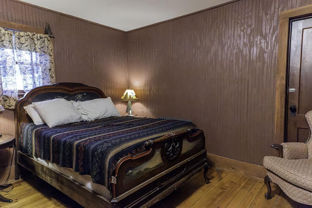 The Woods Inn photo 57