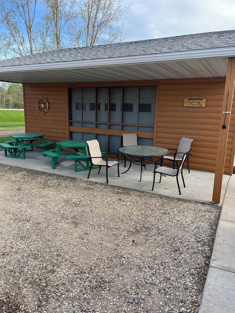 Lakeroad Lodge Motel & Charters photo 5