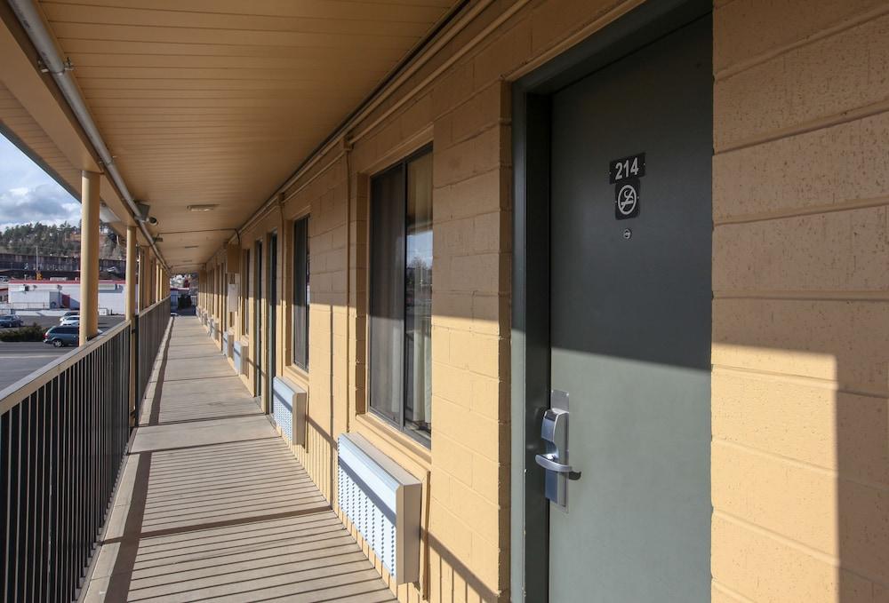Budget Inn photo 18