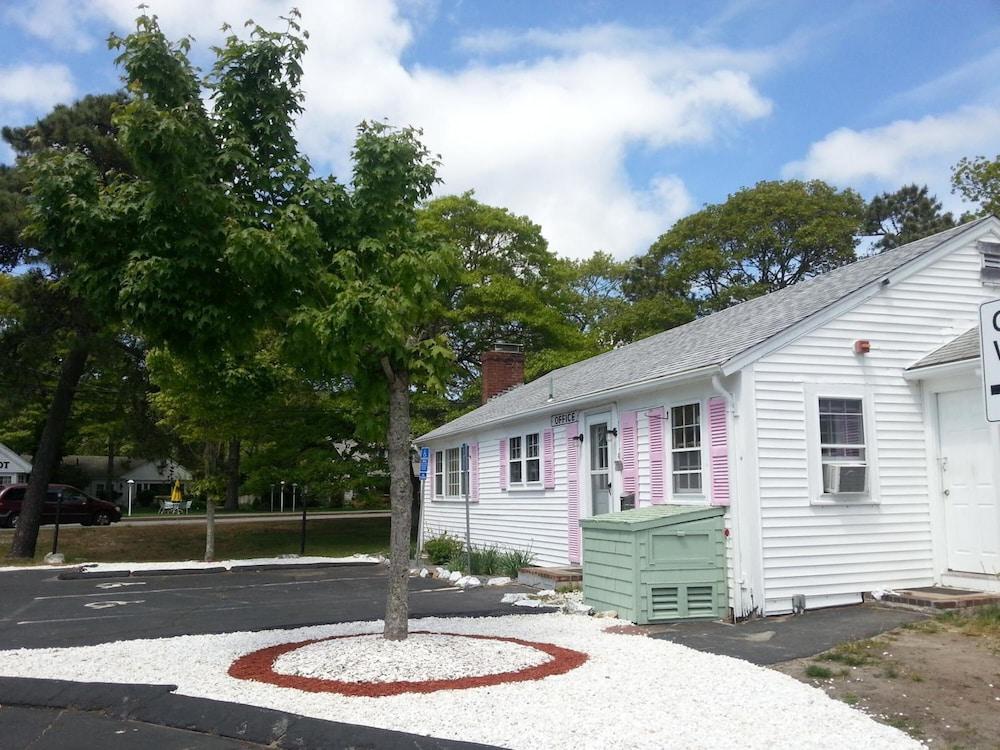 Bass River Motel photo 21
