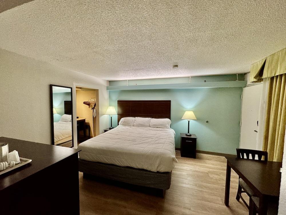Wyndham Garden Ann Arbor photo 32
