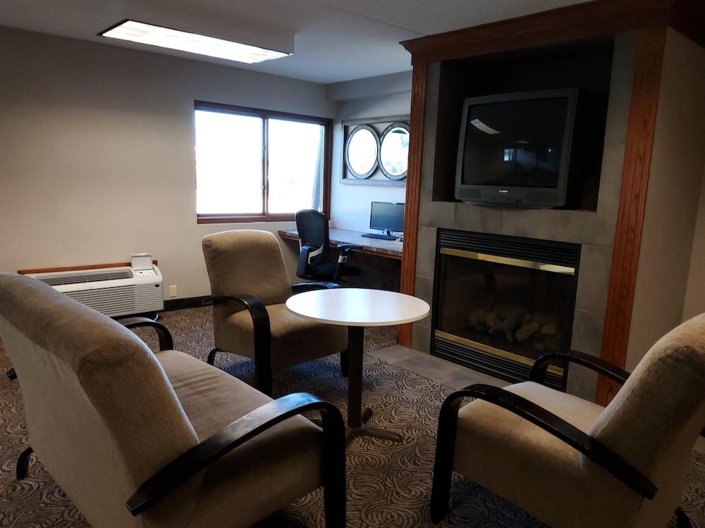 Klopfenstein Inn and Suites photo 27