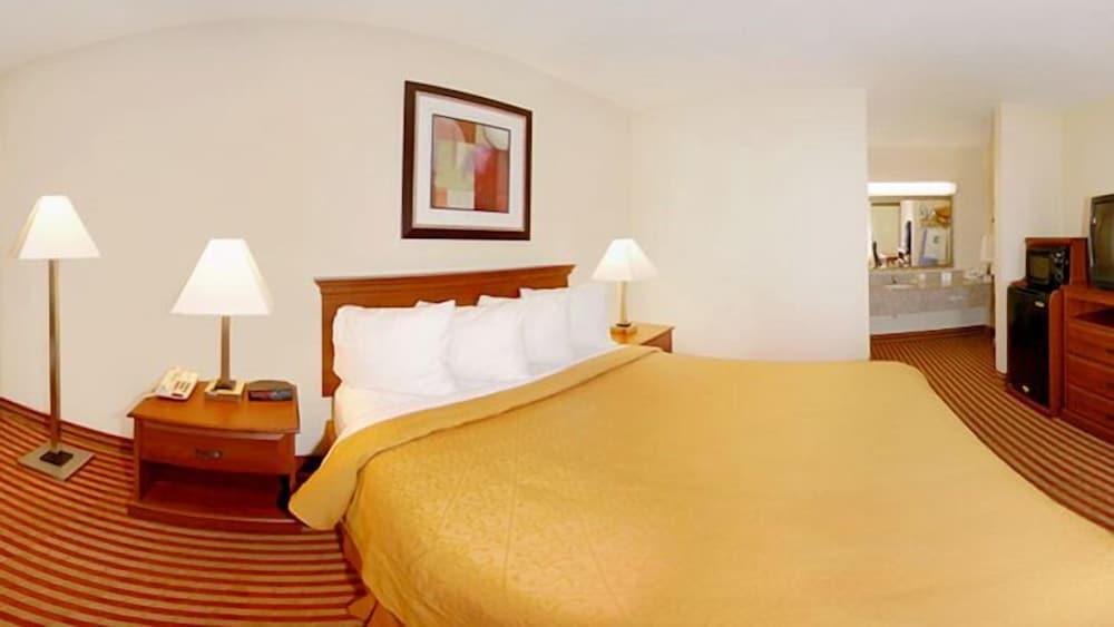 Quality Inn Madison photo 23