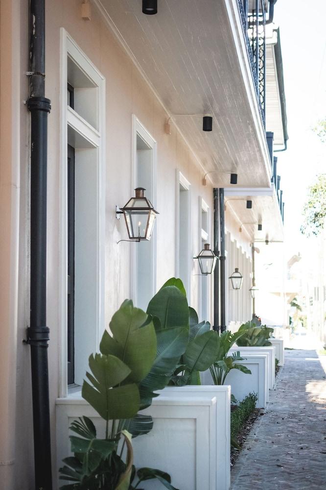 Garden District Hotel photo 47