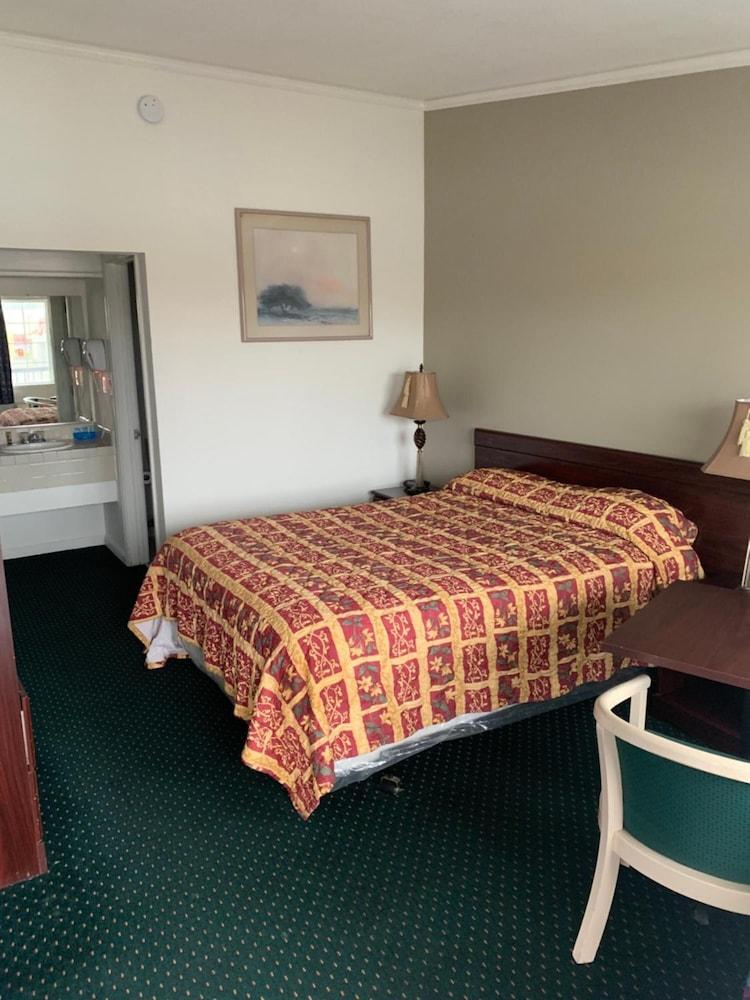 Economy Inn Monterey photo 29