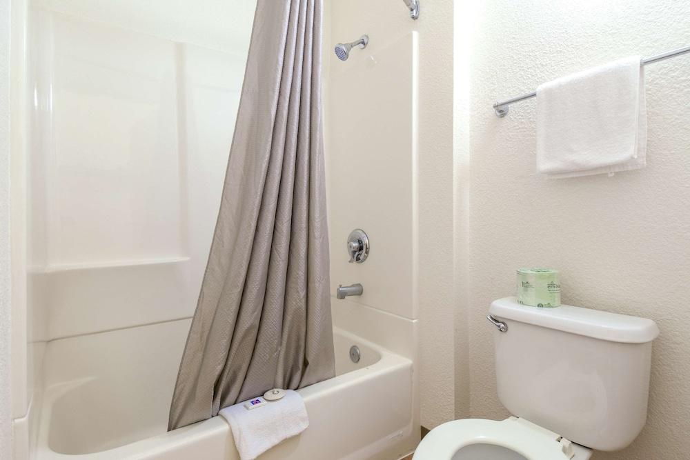 Motel 6 El Cajon, CA - San Diego photo 15