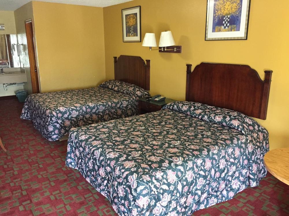 Aloha Inn photo 27