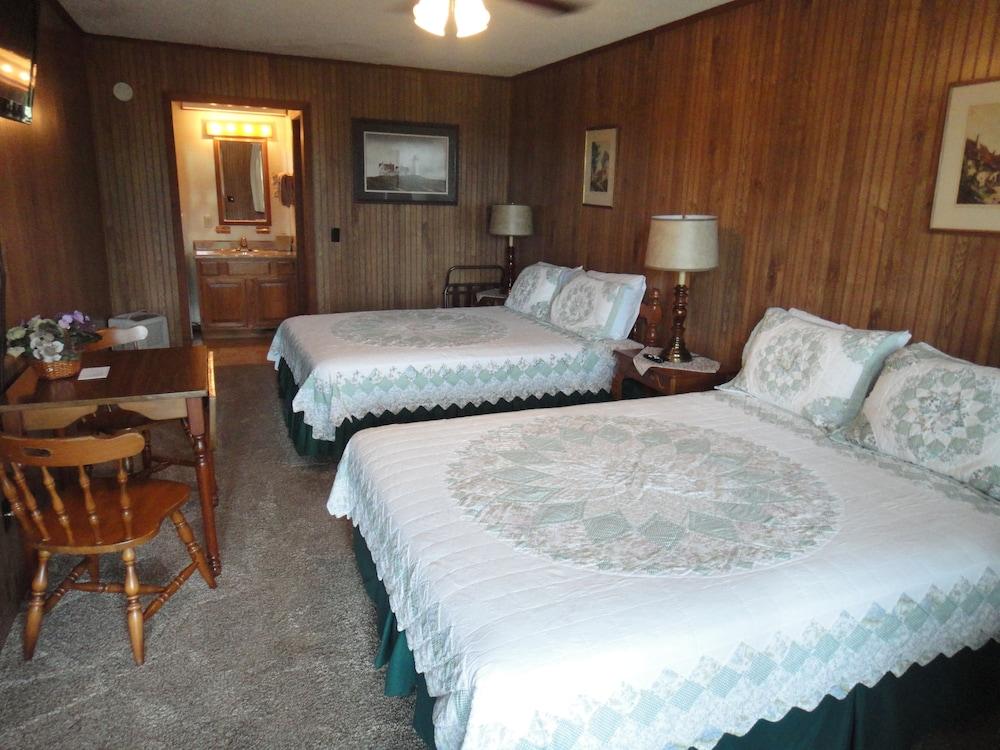 Brackenridge Lodge photo 24